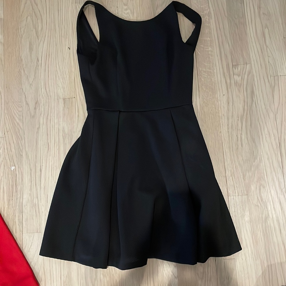 LBD (little black dress)